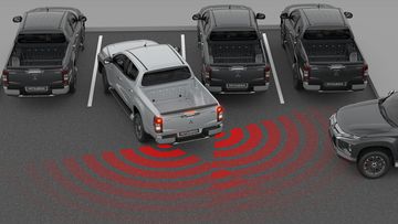 Hệ thống cảnh báo phương tiện cắt ngang phía sau