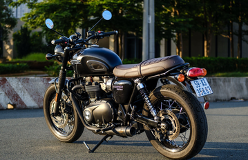 Tổng thể thiết kế Bonneville T120 nhỏ gọn với chiều cao yên xe tương đối