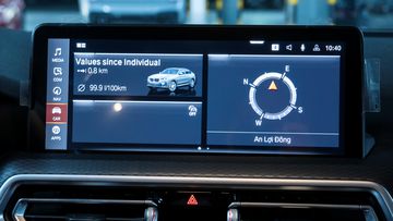 Trung tâm giải trí BMW X4 2023 là màn hình cảm ứng 12,3 inch tiêu chuẩn