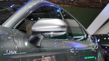 Gương chiếu hậu Toyota Camry 2025 thiết kế tăng tầm nhìn, đầy đủ tính năng cần thiết