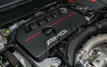 Mercedes-AMG A35 4Matic 2023 là đại diện tiêu biểu cho câu nói “nhỏ nhưng có võ”, khi mang trong mình khối động cơ M260 hoàn toàn mới