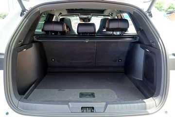 BYD Sealion 6 cũng trang bị cốp sau dung tích lên đến 425 lít, và có thể mở rộng lên đến 1.440 lít