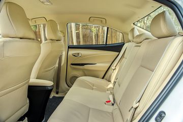 Hàng ghế sau trên Toyota Vios 2023