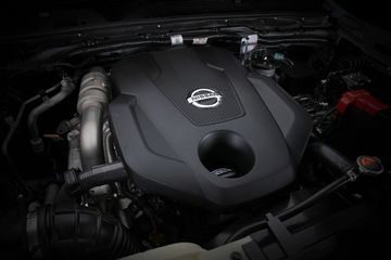 Về sức mạnh, xe được trang bị động cơ Diesel 4 xi lanh tăng áp với dung tích 2.5L cho khả năng tăng tốc vượt trội, với sức mạnh 190Ps tại 6.000 vòng/phút và mô men xoắn 450 Nm tại 2.000 vòng/phút.