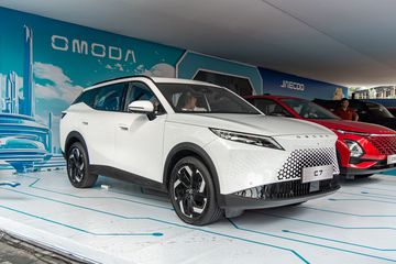 
Omoda C7 được đánh giá cao bởi thiết kế hiện đại, công nghệ tiên tiến và hai tùy chọn động cơ.
