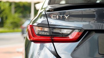 Đèn hậu Honda City 2023 vẫn sử dụng công nghệ LED với đồ họa vuốt mỏng