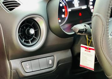 Cửa gió điều hòa 2 bên viền crom hình tròn đối xứng