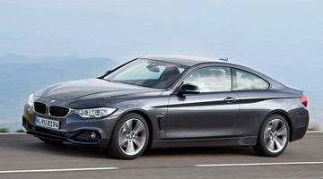 BMW 4 Series Coupe 2013 sở hữu trọng tâm thấp giúp tăng độ bám đường và tính năng khí động học cho xe