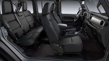 Hàng ghế sau có thiết kế 2 ghế chính và 1 ghế phụ khá nhỏ ở trung tâm