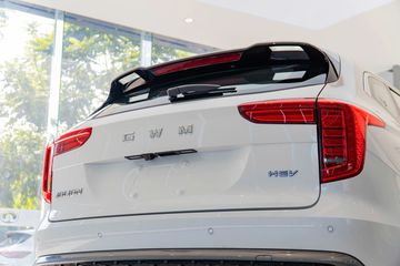 Haval Jolion 2025 còn được trang bị đuôi lướt gió thể thao với hai bên được vuốt cao bắt mắt