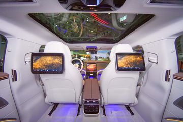 Hàng ghế trước EQS 450+ 2023 chỉnh điện, sưởi, nhớ vị trí...