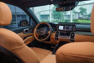 Nội thất Kia Sorento PHEV vẫn tập trung vào độ sang trọng và công nghệ.