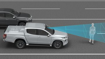 Pajero Sport bản 2 cầu được hãng ưu ái hơn khi trang bị thêm công nghệ an toàn chủ động Mitsubishi e-Assist