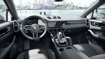 TRung tâm điều khiển trên Porsche Cayenne Coupe 2024