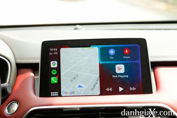 Màn hình giải trí của xe có kích thước lên đến 10.1 inch với kết nối Apple Carplay/Android Auto cùng dàn âm thanh 6 loa