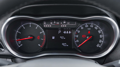 Cụm đồng hồ hiển thị thông số kỹ thuật trên VinFast Fadil 2021