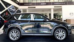 Thân xe Mazda CX-5 2023 giữ được sự kết hợp giữa nét mềm mại và thể thao