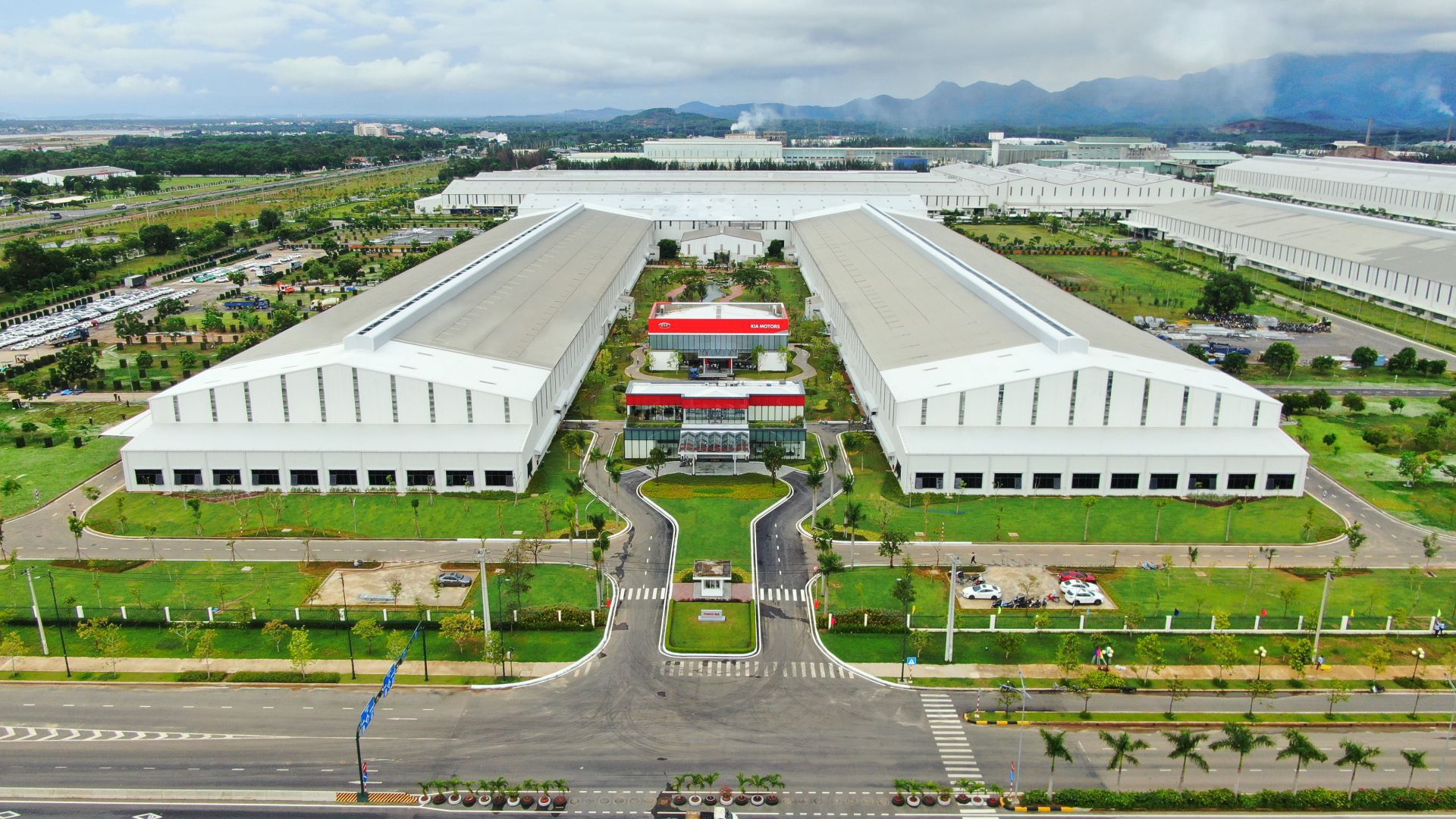 Nhà máy KIA tọa lạc tại Khu phức hợp Chu Lai, Quảng Nam