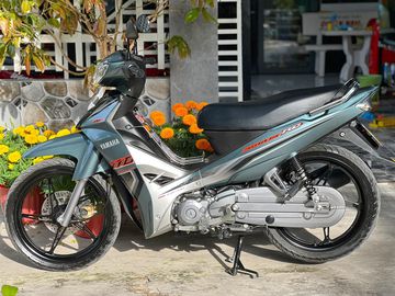 Yamaha Sirius 2023 sở hữu các đường nét hướng theo phong cách thể thao với dáng vẻ nhỏ gọn