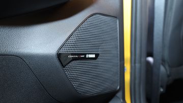 Mitsubishi Xforce 2024 trang bị âm thanh 8 loa Dynamic Sound Yamaha Premium trên phiên bản Ultimate, mang đến chất lượng âm thanh vượt trội