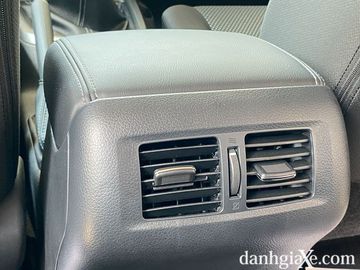 Cửa gió điều hòa cho hàng ghế thứ 2