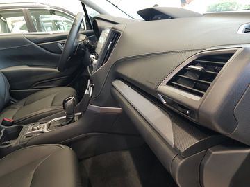 Khu vực táp-lô với cửa gió điều hòa