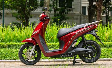 Yên xe được tinh tế vuốt nhọn về phía sau, tạo nên vẻ ngoài cá tính, năng động