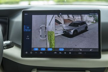 BYD ATTO 2 2025 trang bị hệ thống radar và camera 360 độ khá sắc nét, phản hồi va chạm chính xác từng milimét