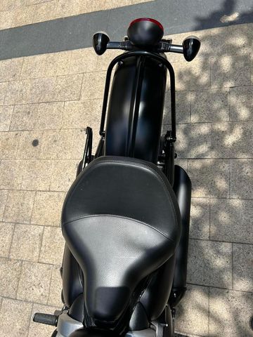 Chiều cao yên xe 690 tạo sự thoải mái tối đa cho người lái