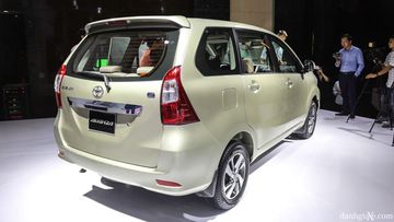 Avanza 2018 nhìn từ phía sau 
