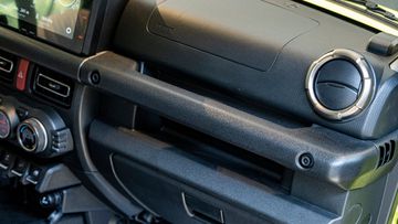 Cửa gió điều hòa của Suzuki Jimny 2024 cũng thiết kế rất đơn giản