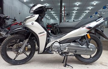 Thân xe thon gọn, không mang nhiều điểm nhấn hay các đường cắt xẻ táo bạo thường thấy