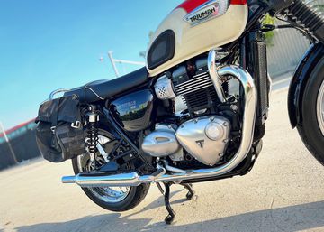 Bonneville T100 sở hữu thiết kế ấn tượng với vỏ động cơ bằng nhôm chất lượng cao 