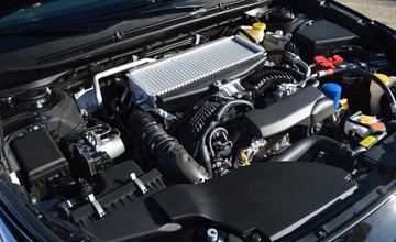Điểm khác biệt dẫn đến sự khác biệt giá của 2 phiên bản Subaru Legacy 2023 là động cơ