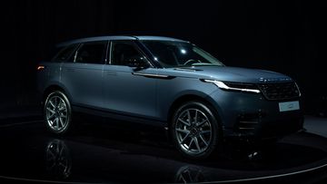 Range Rover Velar 2025 tiếp tục duy trì ngôn ngữ thiết kế mượt mà, tinh tế với triết lý tối giản