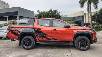 Thân xe Mitsubishi Triton Athlete thanh thoát, gọn gàng với thiết kế J Line