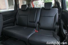 Hàng ghế thứ hai có thể trượt tiến lùi