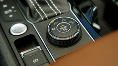 Volkswagen Teramont phức tạp hơn với 2 lựa chọn tách biệt rõ giữa chế độ vận hành và chế độ địa hình