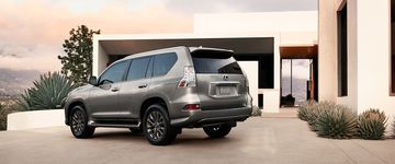 Lexus GX 460 18 Không có nhiều sự thay đổi nhưng đuôi xe Lexus GX460 2023 vẫn đem lại sự chú ý