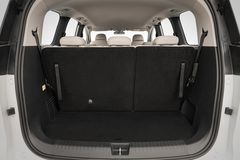 Dung tích khoang hành lý MG G50 2025 cũng khá lớn, có thể chứa 2 vali cỡ trung