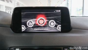 Mazda CX-5 2022 được trang bị tiêu chuẩn màn hình cảm ứng trung tâm 7” trên tất cả phiên bản