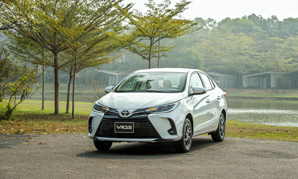 Đánh Giá Toyota Vios 2022: Giá, Khuyến Mãi, Nội Ngoại Thất