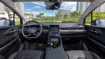 Không gian nội thất Hyundai Custin 2024 được lấy cảm hứng từ phi thuyền không gian