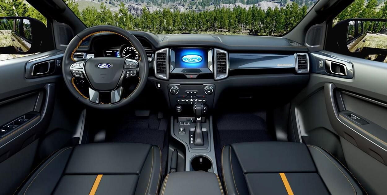 Nội thất Ford Ranger 2022 được đánh giá hiện đại, sang trọng hơn hẳn các đối thủ