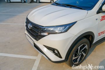 Ngôn ngữ thiết kế của Toyota Rush 2021 vẫn nhấn mạnh phong cách thể thao