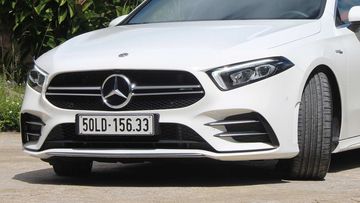 Xe có thiết kế đặc trưng với bộ cản AMG