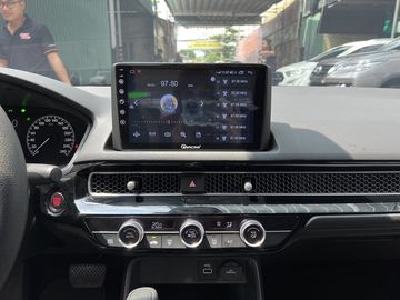 Màn hình cảm ứng đặt nổi 7 inch trên phiên bản E