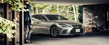 Lexus LS500h 2024 với vẻ đẹp lịch lãm và sang trọng