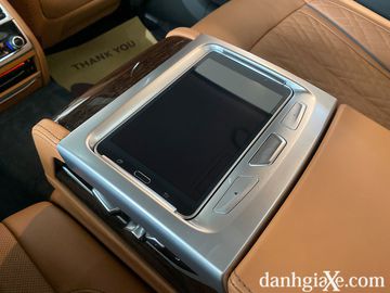 Danh gia so bo xe BMW 740Li LCI 2020