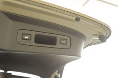 Hai phiên bản L và e:HEV RS cao cấp hơn với tính năng mở cốp rảnh tay và đóng cốp thông minh